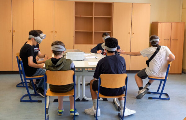 Berufsfelderkundung mit Virtual-Reality-Brillen