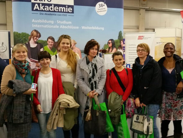 ESF-BAMF-Kursteilnehmerinnen auf Pflegemesse