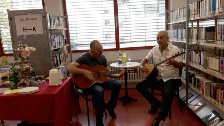 Integrationskursteilnehmer besuchten Bibliothek