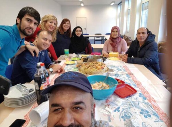 Gemeinsames Abschiedsessen im Deutschkurs