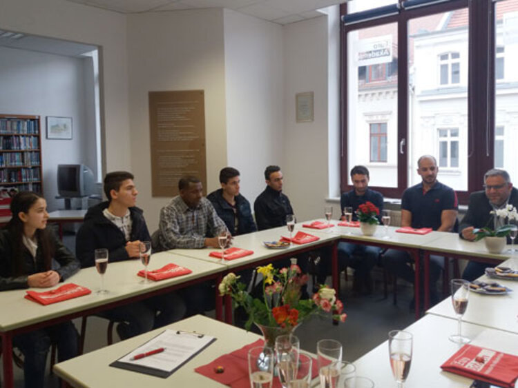 Zweite Gruppe startet im Modellprojekt „Arbeitsmarktmentoren für Geflüchtete“