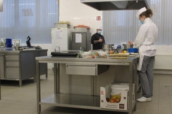 Vorbereitung auf die Zwischenprüfung der angehenden Fachpraktiker*innen Küche