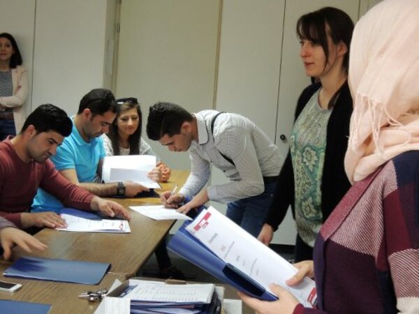 Abschied: Die ersten KompAS-Absolventen verlassen die Euro-Schulen Düsseldorf