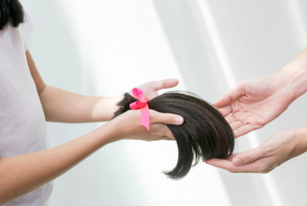 Haarspende: „Weil das Lächeln eines schwerkranken Menschen so viel mehr Wert ist als die eigene Eitelkeit“