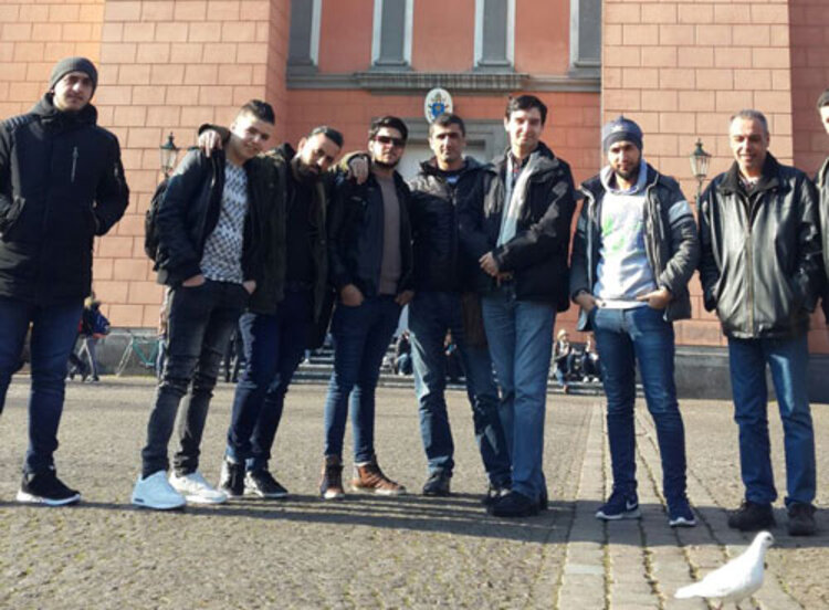 Deutschkursteilnehmer besichtigten St. Laurentius Kirche