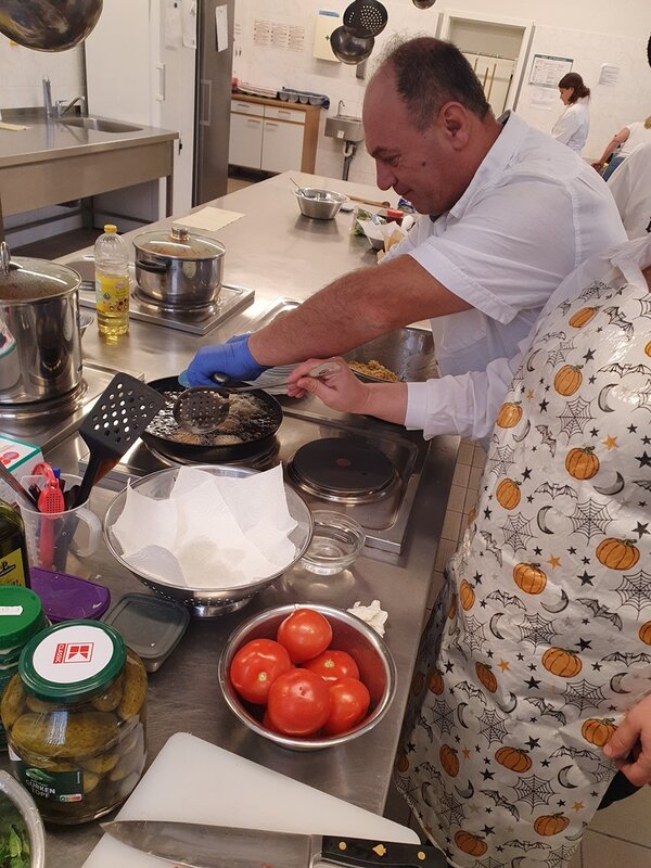 Verknüpfung von Sprache und Essen