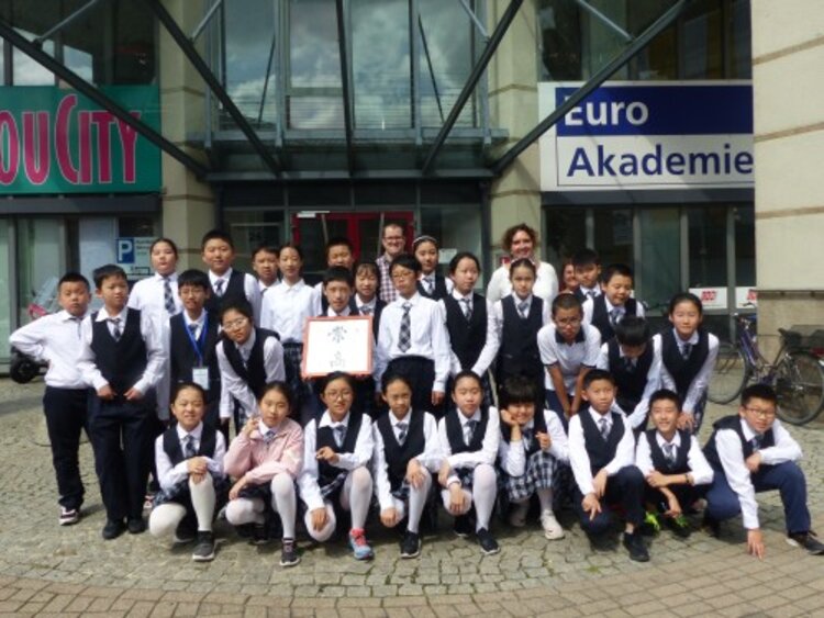 Herzlichen Glückwunsch zum 20-jährigen Firmenjubiläum!