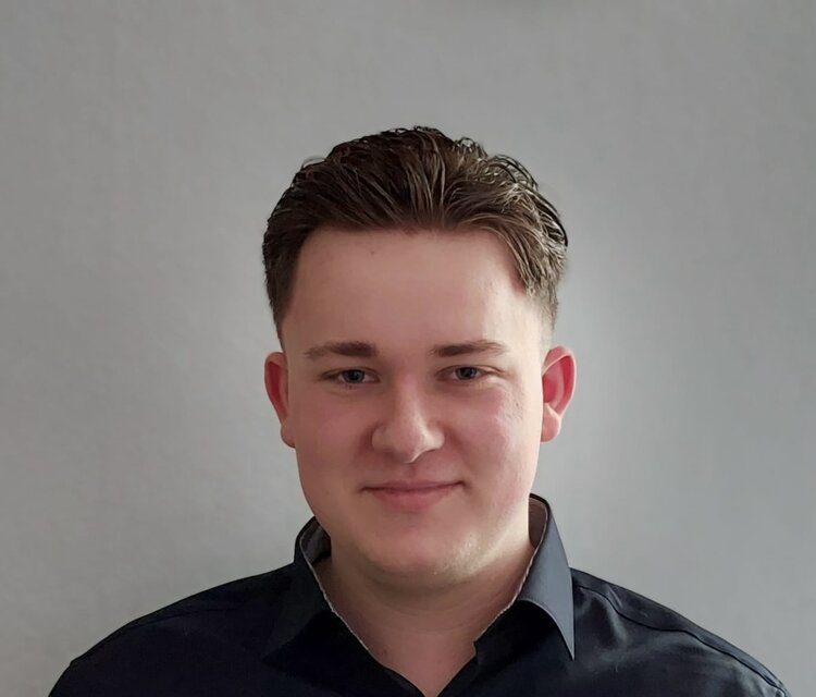 Ein Profi für Kursunterlagen und Teilnehmerlisten Das Bild zeigt eine Porträtaufnahme des Auszubildenden Alexander Rothe