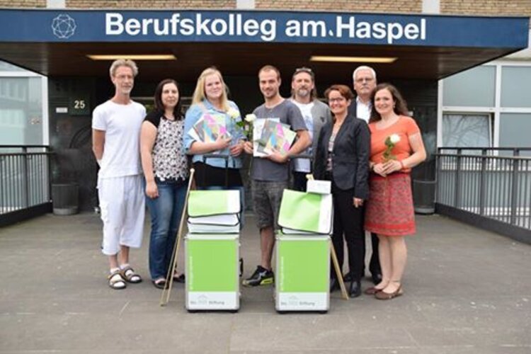 Auszubildende der Euro-Schulen gewinnt Bestenwettbewerb