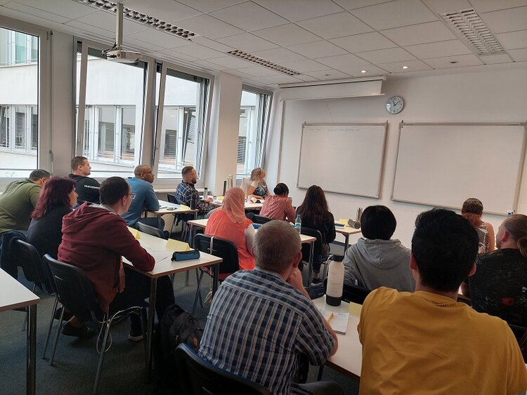 100. Berufssprachkurs!