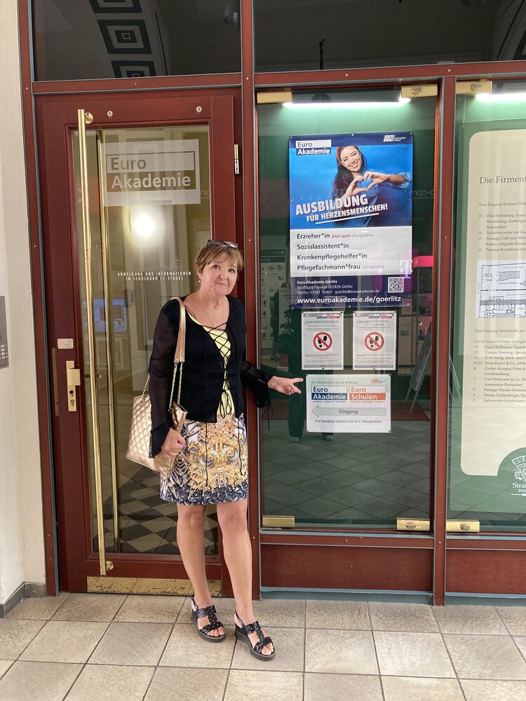 Die Schulleiterin der Euroškola Česká Lípa zu Besuchte in Görlitz