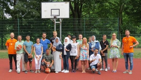 Basketball-Challenge für den Integrationskurs 76