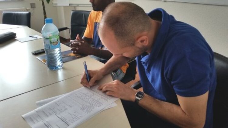 MobiPro-EU: Ausbildungsvertrag in der Tasche