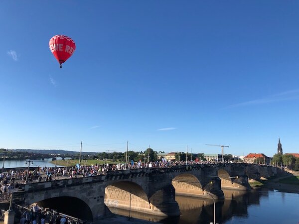 Gastmahl für alle – Dresden is(s)t bunt