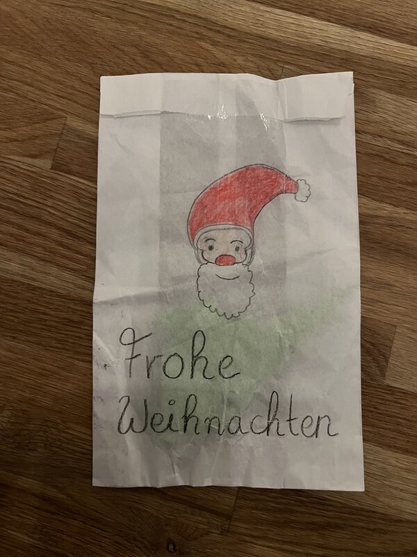 Kreative Spendenaktion: „Tüten-Kunst“ für den guten Zweck