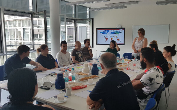 Willkommen! Multikulturelle Teams in Unternehmen