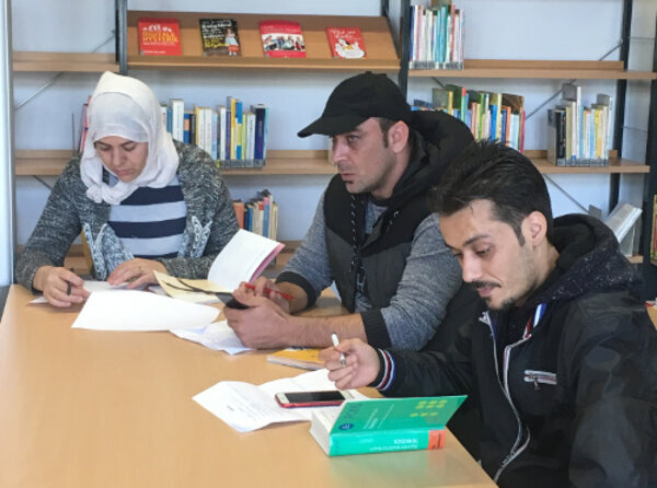 Alphabetisierungskurs in der Bücherei