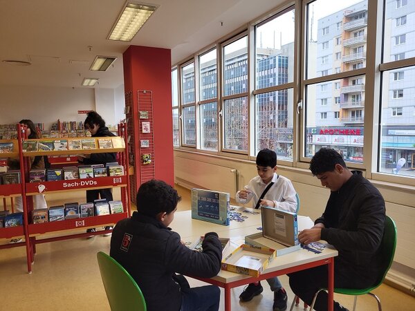 Deutsche Sprache lernen in der Bibliothek
