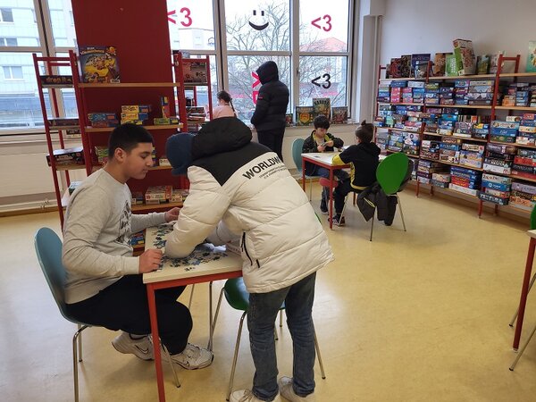 Deutsche Sprache lernen in der Bibliothek