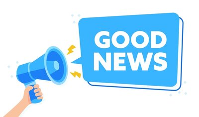 Gute Nachricht Optimistische Illustration einer Hand, die ein Megaphon hält und eine gute Nachricht sendet.