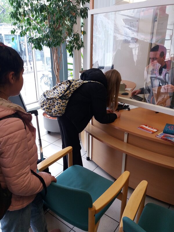 Bibliotheksbesuch gehört zum Sprachunterricht