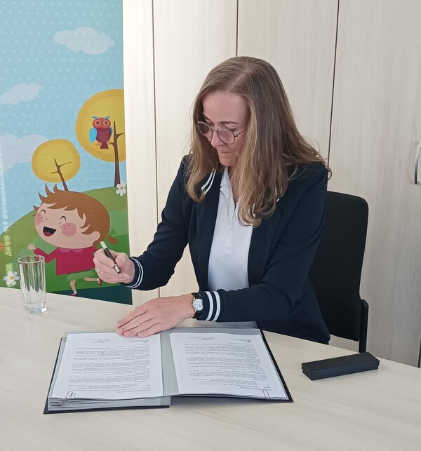 Unterzeichnung des Kooperationsvertrages im Projekt „Resilienz in der Kinder- und Jugendarbeit (Kita-Resilienz)“