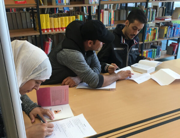 Alphabetisierungskurs in der Bücherei