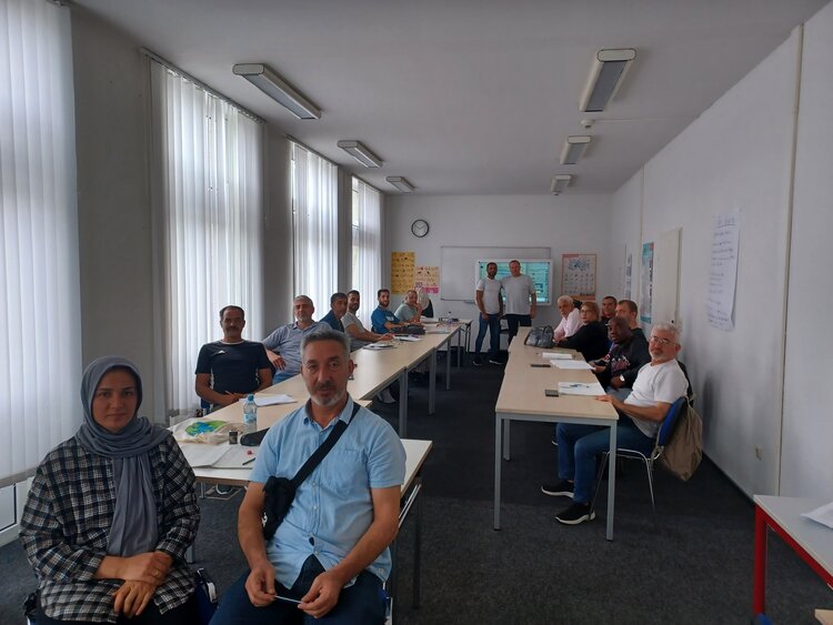 Erster Kurs für Geringliteralisierte bei den Euro-Schulen Niederrhein in Viersen