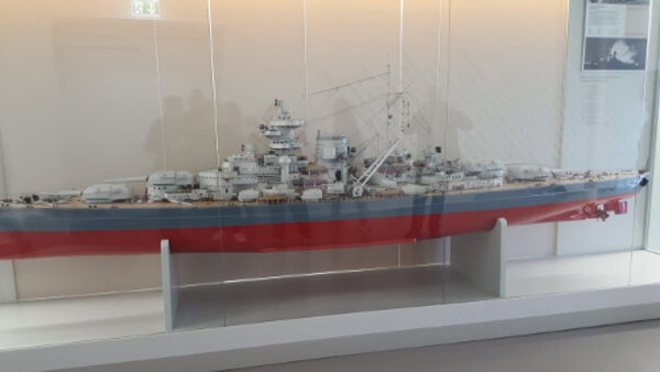 Gegensätze ziehen sich an – Contrasts are known to attract each other