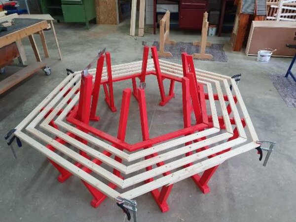 Neue Sitzgelegenheit für die Grundschule Schmölln