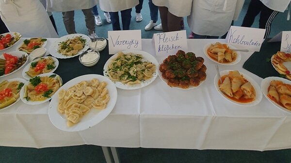 Verknüpfung von Sprache und Essen