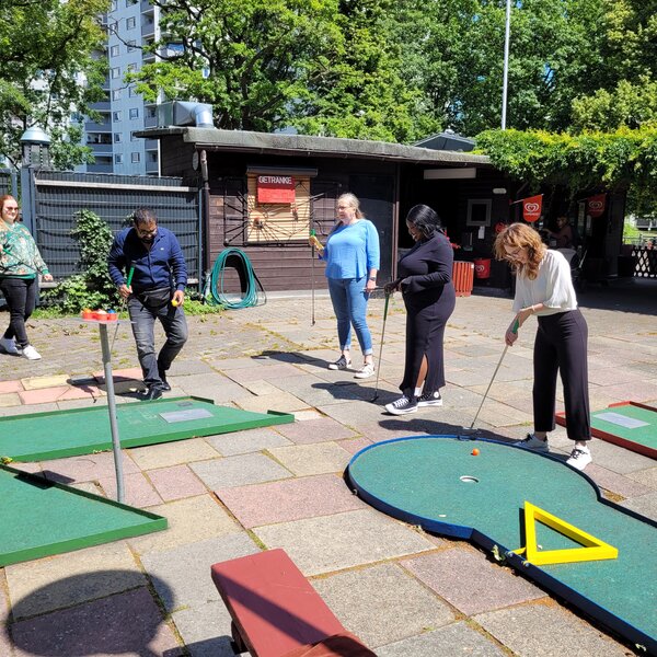 Verwaltungspersonal schult sich gegenseitig