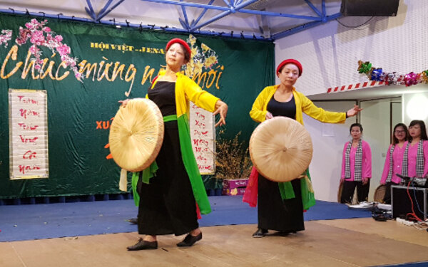 Buntes vietnamesisches Neujahrsfest