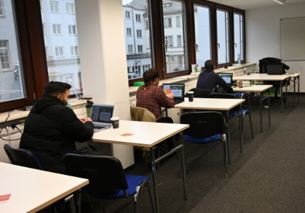 Projekt dialogP: Schüler*innen mit Landtagsabgeordneten im Gespräch