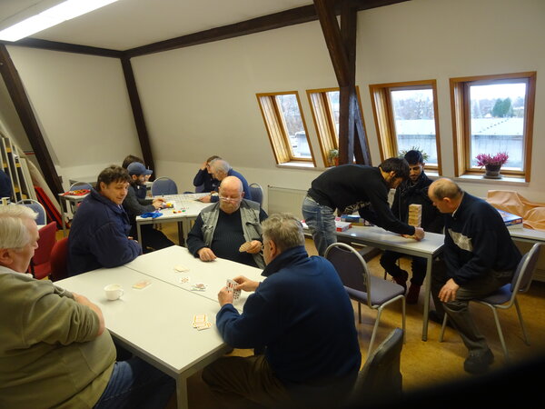 Spielen, Naschen und Kurzfilmkino bei weihnachtlichen Klängen