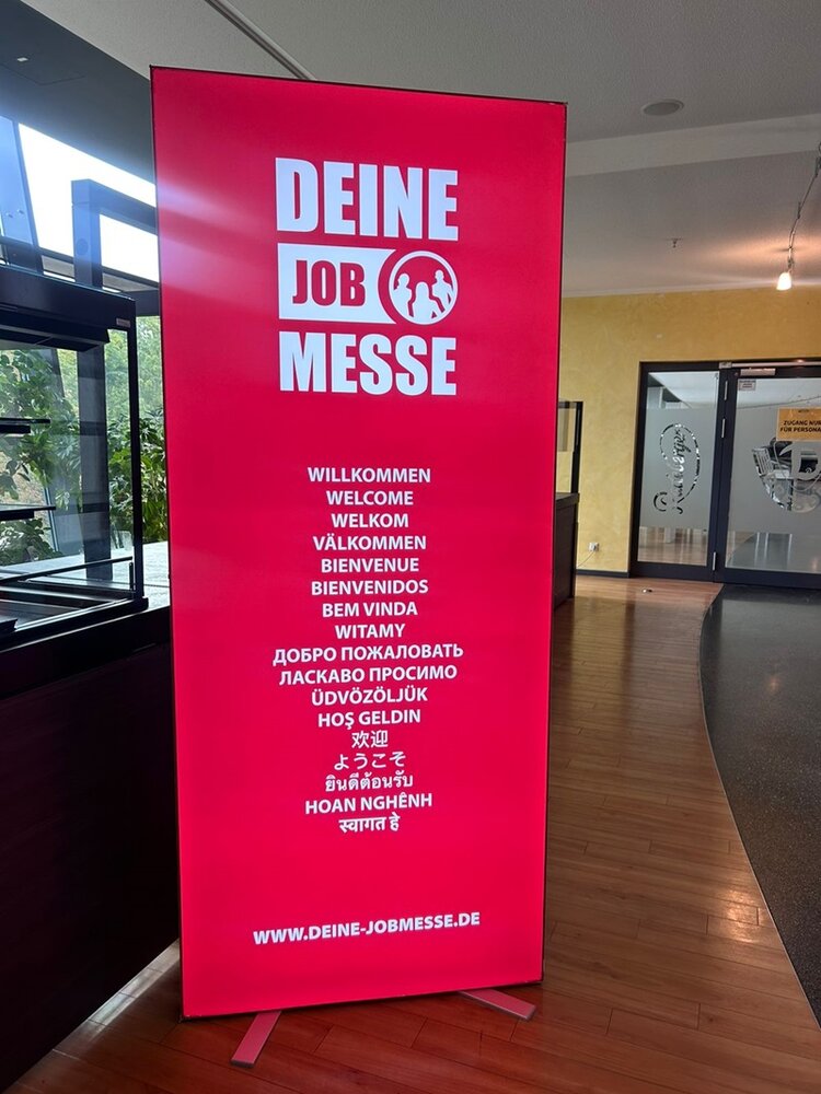 Berufssprachkurs besucht Jobmesse Dresden