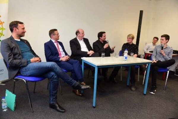 Die Euro-Schulen Bonn gratulieren ihren Absolventen!