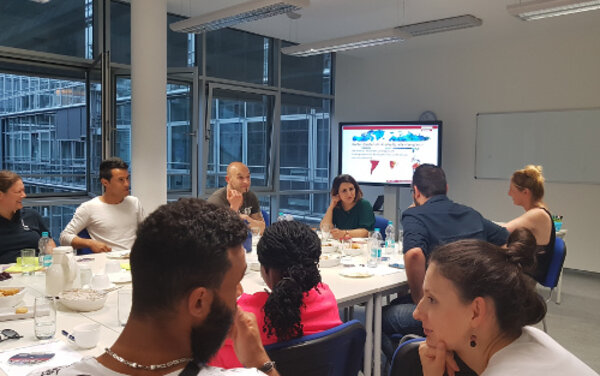 Willkommen! Multikulturelle Teams in Unternehmen