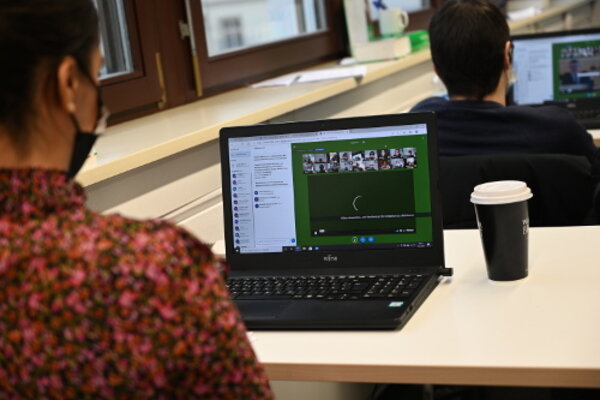 Projekt dialogP: Schüler*innen mit Landtagsabgeordneten im Gespräch