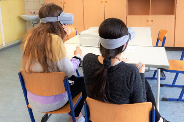 Berufsfelderkundung mit Virtual-Reality-Brillen