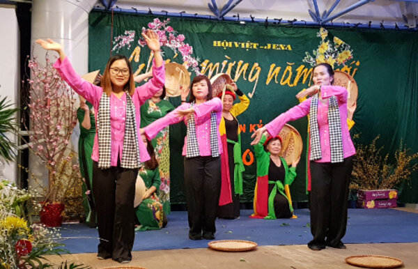 Buntes vietnamesisches Neujahrsfest